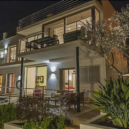 Lighthouse Villa Alcanada